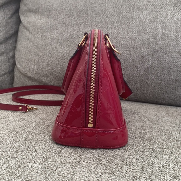 Louis Vuitton Vernis Alma BB - Picture 14 of 16